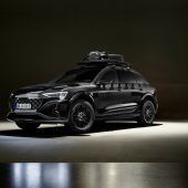 Autonews der Woche Dakar-Sondermodell des elektrischen Audi Q8 e-tron / Deutsche Pkw-Produktion legt deutlich zu / VW integriert ChatGPT