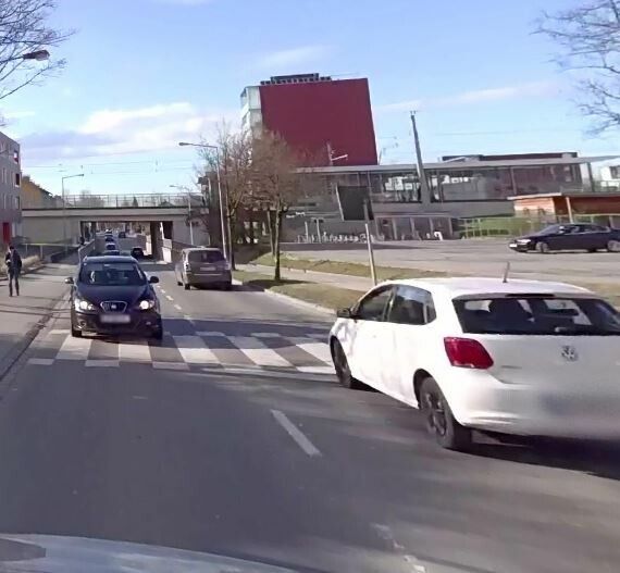 Auf diesem Schutzstreifen auf der Höchster Straße kam es zum Unfall.