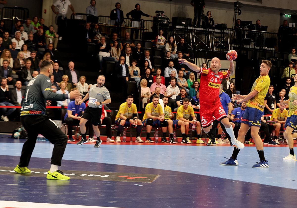 Beim 36:32-Heimerfolg gegen Rumänien im November 2022 in Graz im Rahmen der EM-Qualifikation erzielte Robert Weber zwölf Treffer.GEPA