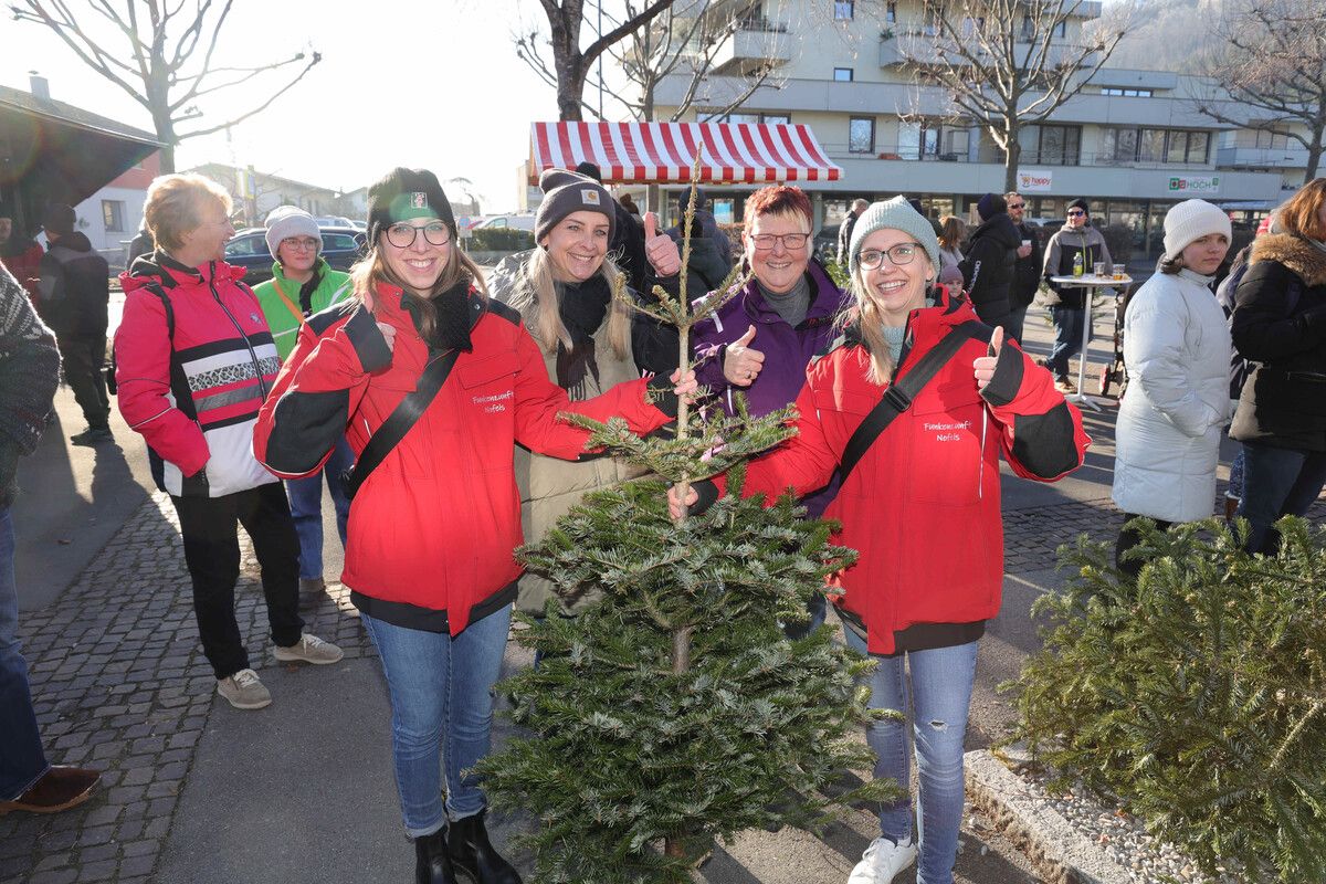 Corinna Schatzmann, Petra Wieser, Petra Bertsch und Anja Dornbach (Funkenzunft Nofels).