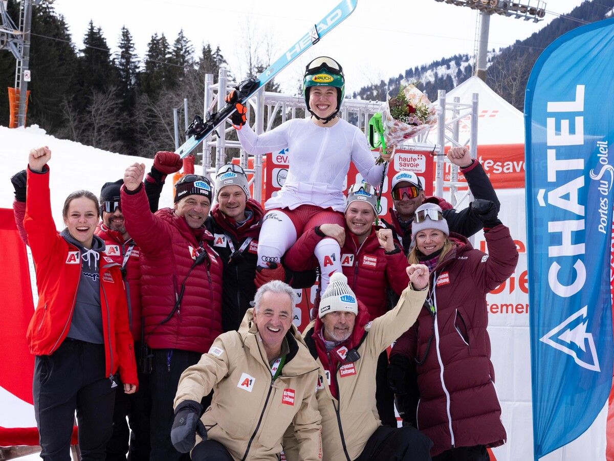 Das gesamte Team jubelte mit der 19-jährigen Victoria Olivier über den Weltmeistertitel.Head/Andreas Ehrensberger