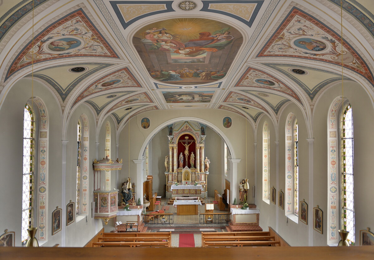 Das Langhaus mit Blick zum Hochaltar. rufre@lenz-nenning.at