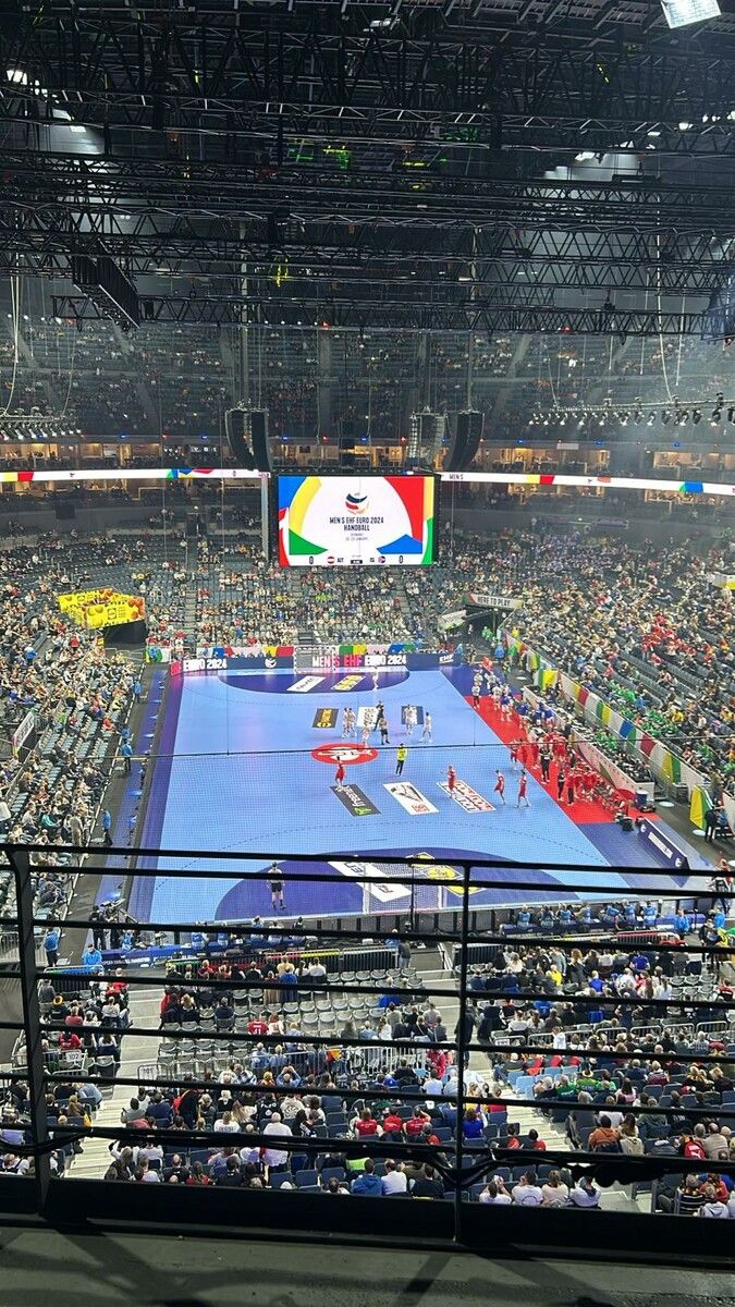 Der Ausblick der Mädchen in der ausverkauften Arena in Köln.Privat