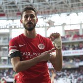 Ein Fußballprofi als Politikum