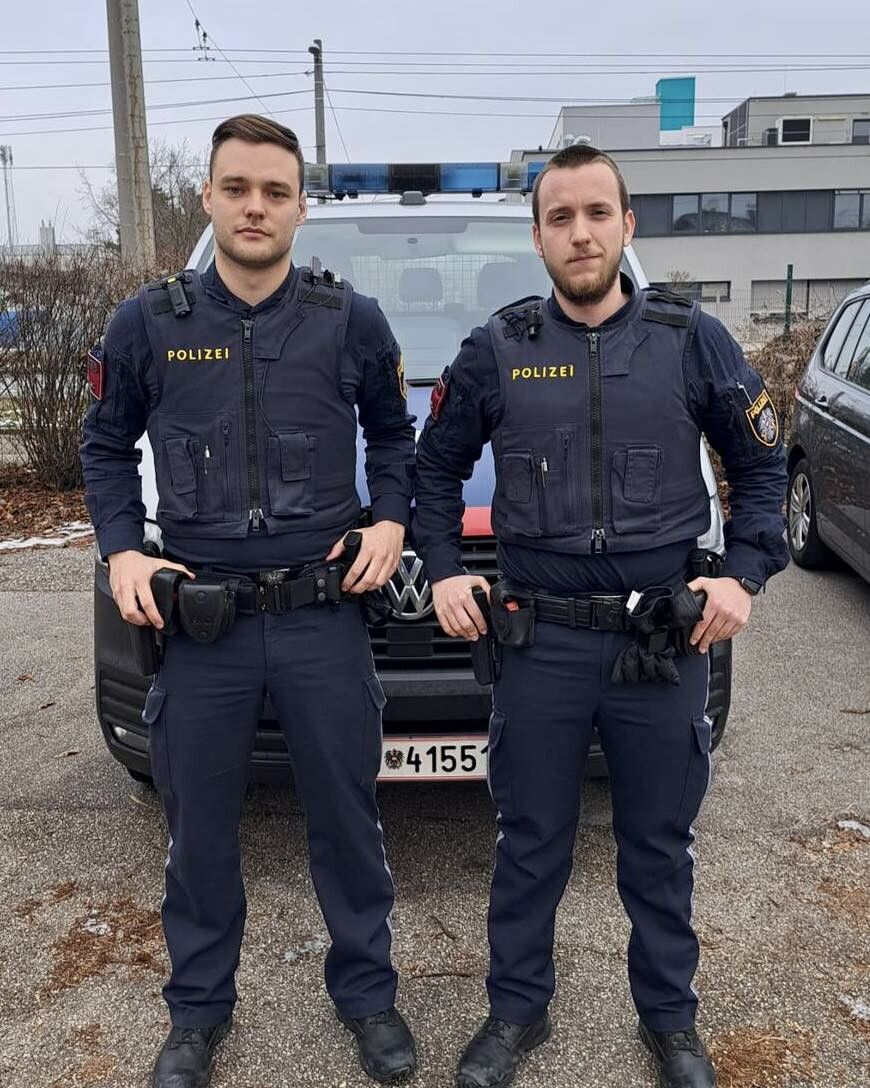 Die beiden Linzer Polizisten wurden zu Lebensrettern. Polizei OÖ