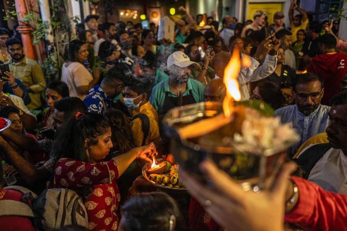 Die Hindus in Malaysia feiern Thaipusam. Gläubige steigen an diesem Tag die 272 steilen Stufen zu den Batu-Höhlen in der Nähe der Hauptstadt Kuala Lumpur hinauf und bringen Opfergaben dar. AFP