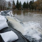 Wasser in Hochwassergebieten fließt nur langsam ab
