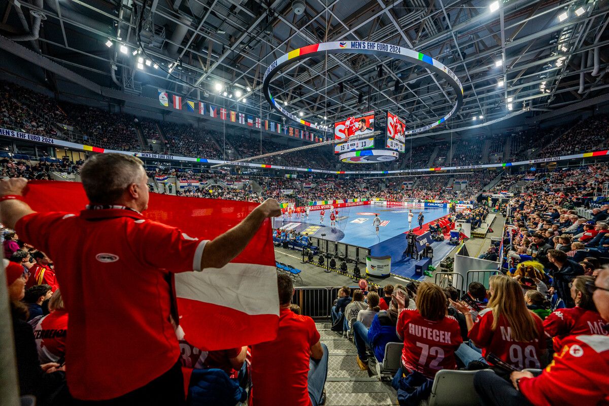 Die über 13.000 Zuschauer in der Mannheimer SAP Arena bekamen ein packendes Duell zwischen Österreich und Kroatien zu sehen. Am Ende gab es eine leistungsgerechte Punkteteilung.GEPA