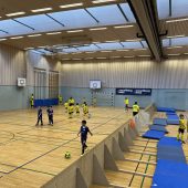 Nachwuchsfußballer erobern die Mittelschule Höchst