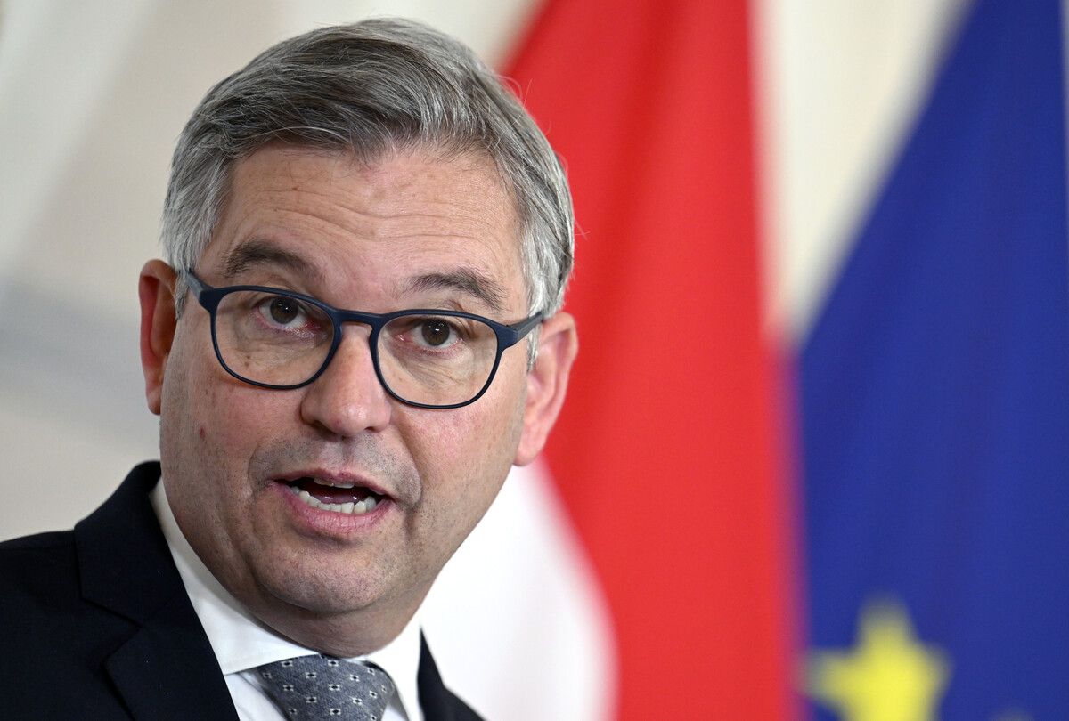 Finanzminister Brunner rückt für Karl Nehammer aus. APA