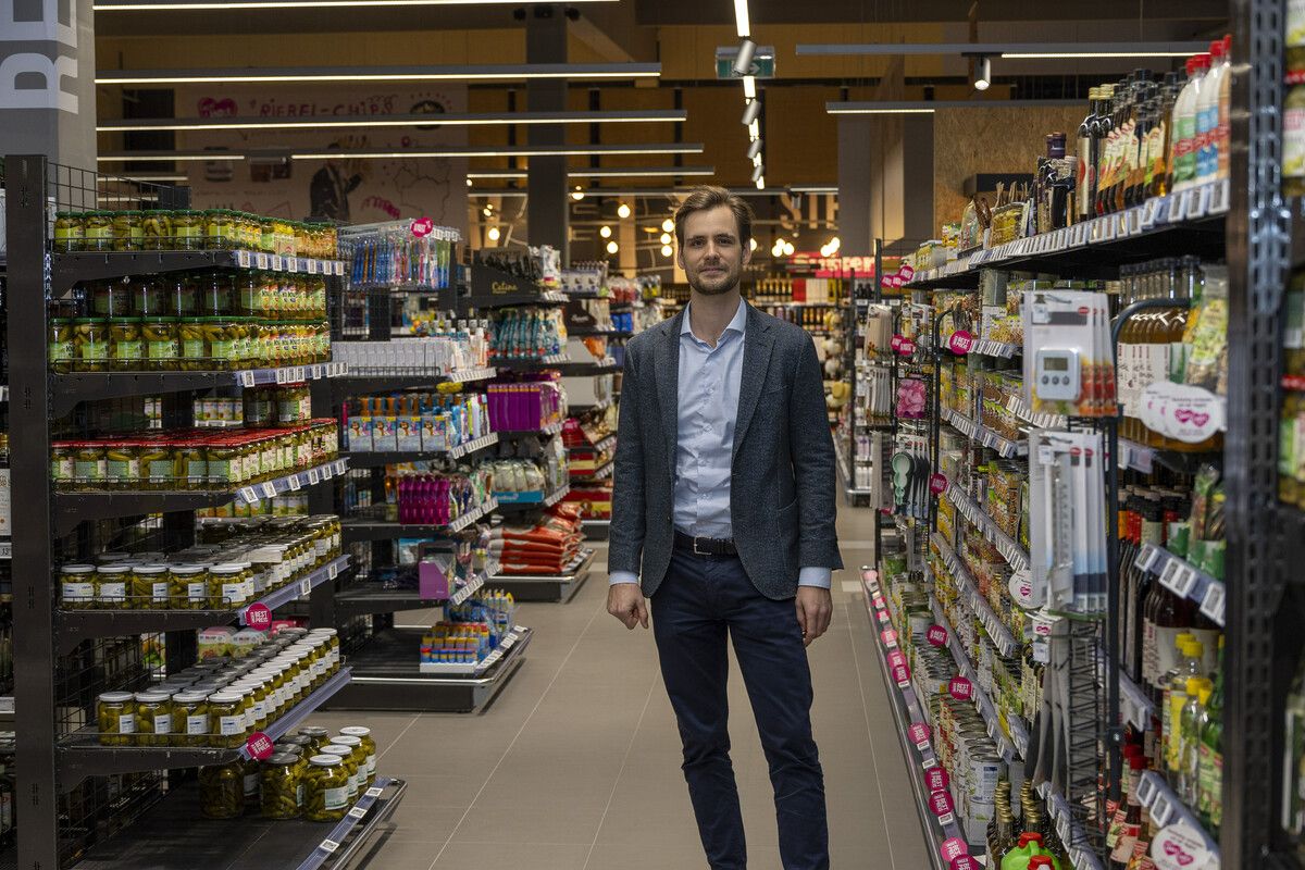 Florian Sutterlüty im neuen extragroßen Sutterlüty-Markt Dornbirn.VN/RP