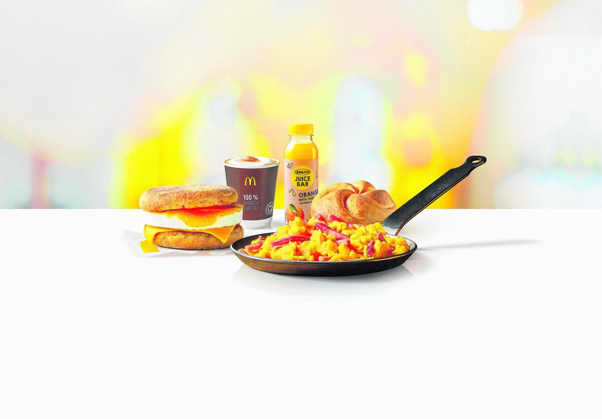 genuss bei Mcdonald‘s Bei McDonald‘s Vorarlberg starten Sie geschmackvoll in den Tag – mit Frühstückshits wie dem McMuffin oder dem McToast. Wer auf Genuss ganz ohne Fleisch steht, kann sich in dieser Wintersaison auf den neuen McPlant Tasty mit Patty auf Erbsenproteinbasis und köstlicher Tasty Sauce freuen.