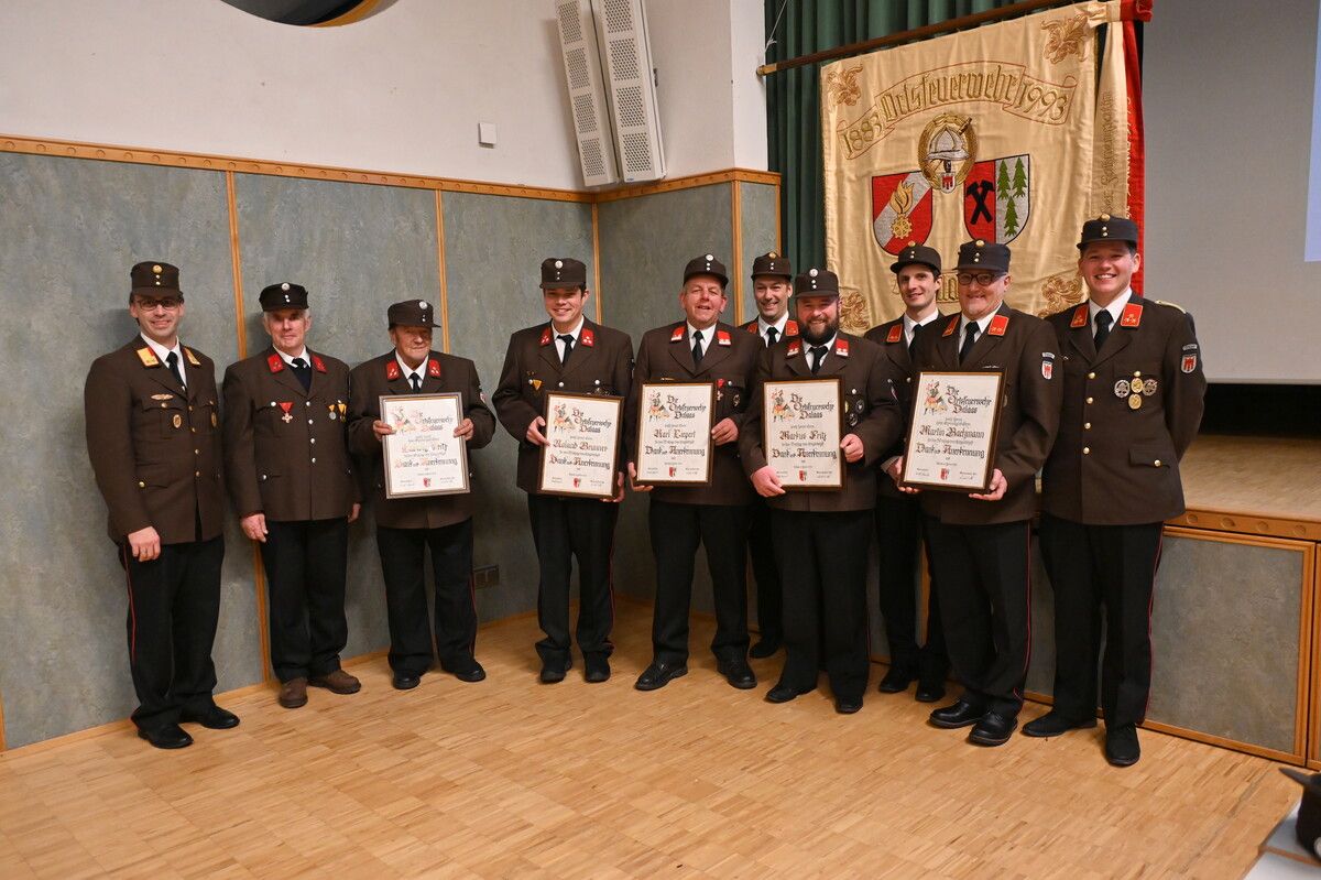 Hans Lanschützer, Ludwig Fritz, Roland Brunner, Karl Liepert, Markus Fritz und Martin Bachmann wurden geehrt. DOB