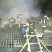 Dachstuhl in Flammen