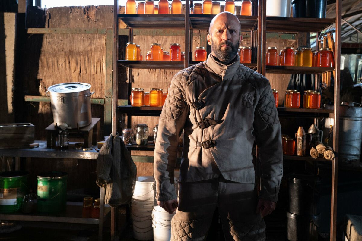 Jason Statham spielt einen Mann, der Hacker und Internet-Betrüger auslöschen will. ascot Elite