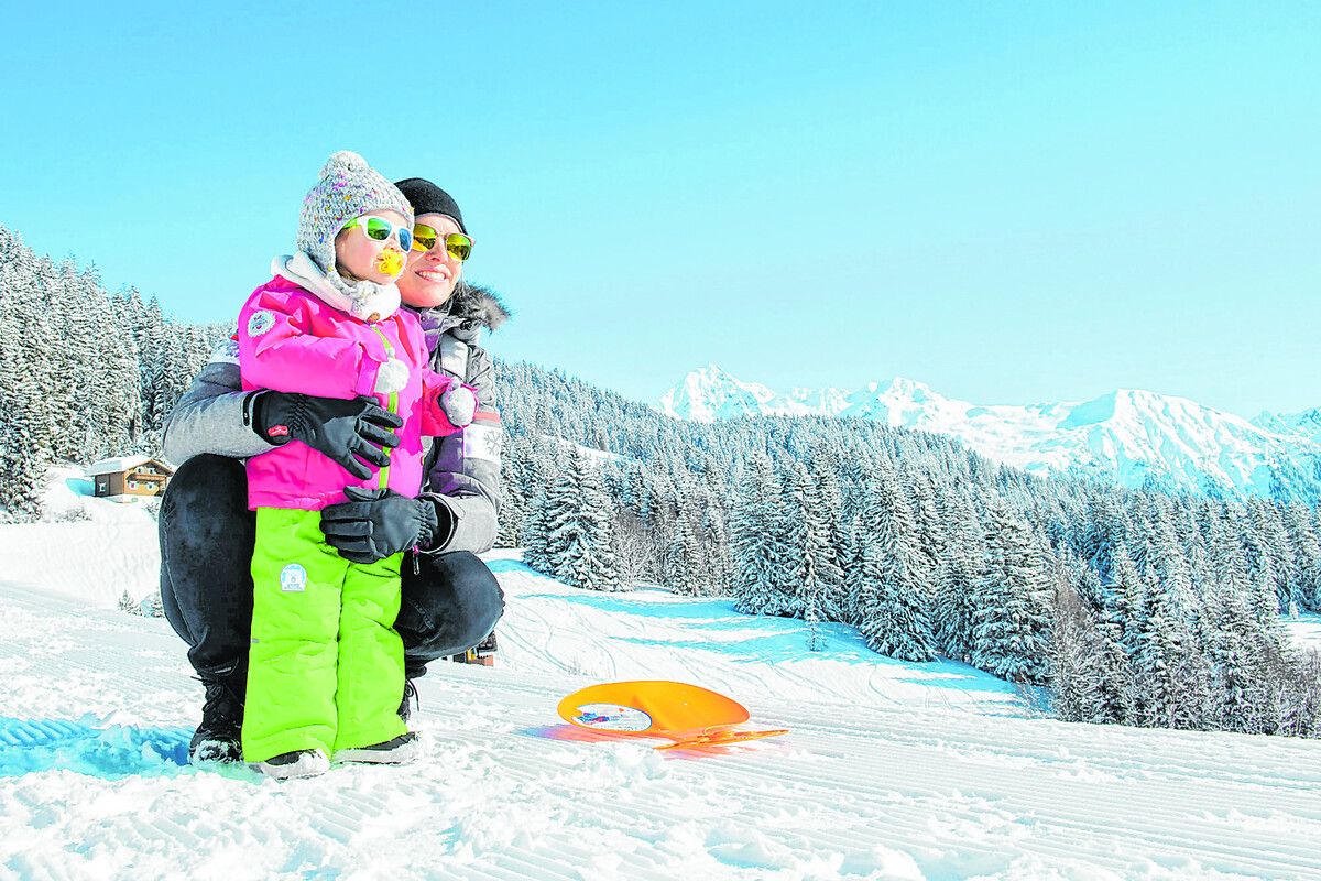 Kristberg in Silbertal Leicht überschaubar und familiär begeistert der Genießerberg Kristberg abseits des großen Wintersportrummels mit Skifahren, Langlaufen, Schneeschuhwandern, Winterwandern, Rodeln und Skitouren. Das absolute Highlight für die kleinen Schneezwerge ist „Silbis Winterwelt“.