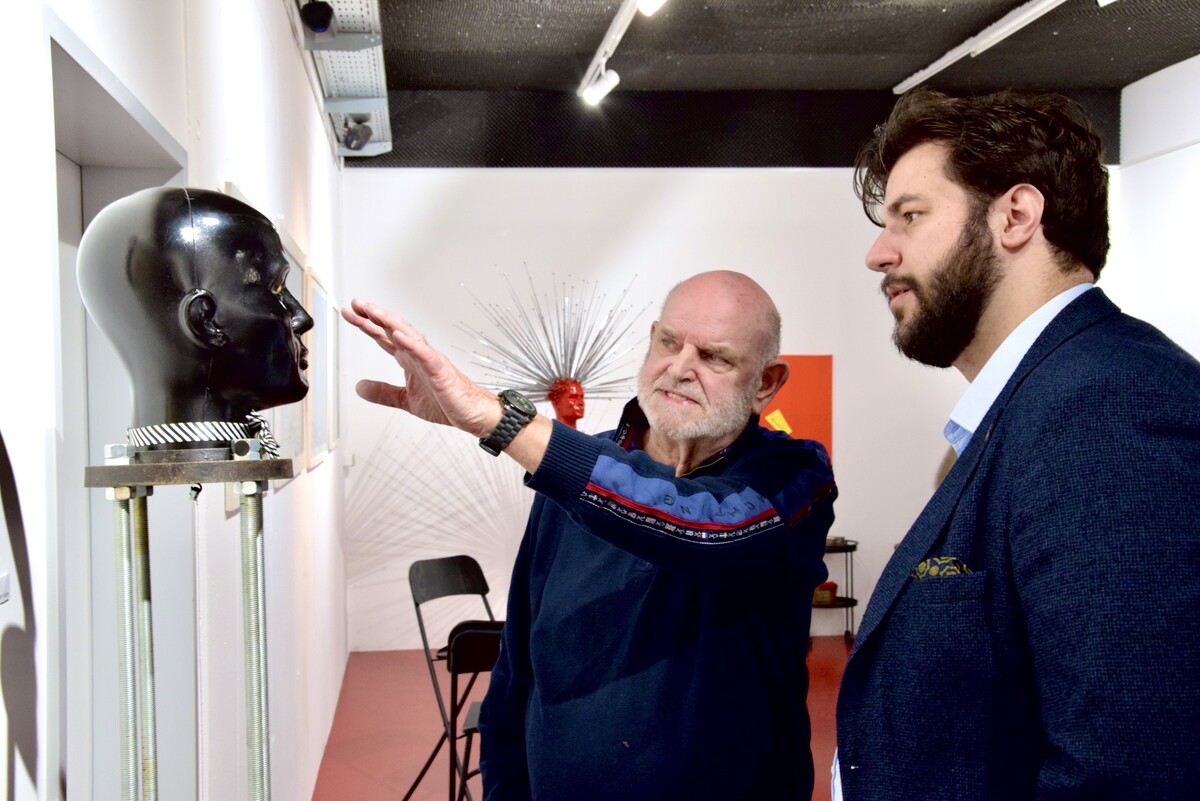 Künstler Walter Zingerle mit Kulturstadtrat Cenk Dogan.sco (4)