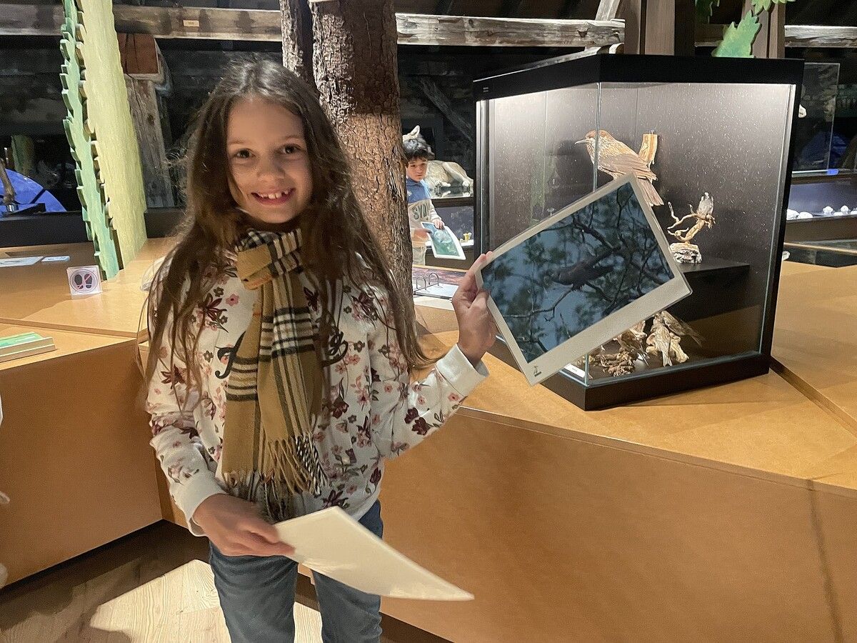 Lena war begeistert von dem spannenden Workshop, bei dem sie viel über das Überleben der Tiere im Winter lernte. cth (4)
