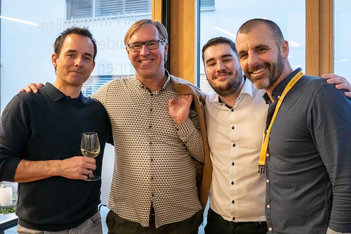 Mathias Giesinger von der Tischlerei Hutle, Herbert und Leonardo Neyer von Infina und Daniel Hörburger von der Generali Löwenagentur.