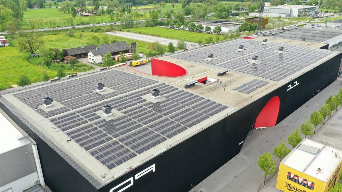 Nachhaltigkeit ist ein großes Thema für die Messe: 2023 wurden Hallendächer mit PV-Anlagen ausgestattet. FA