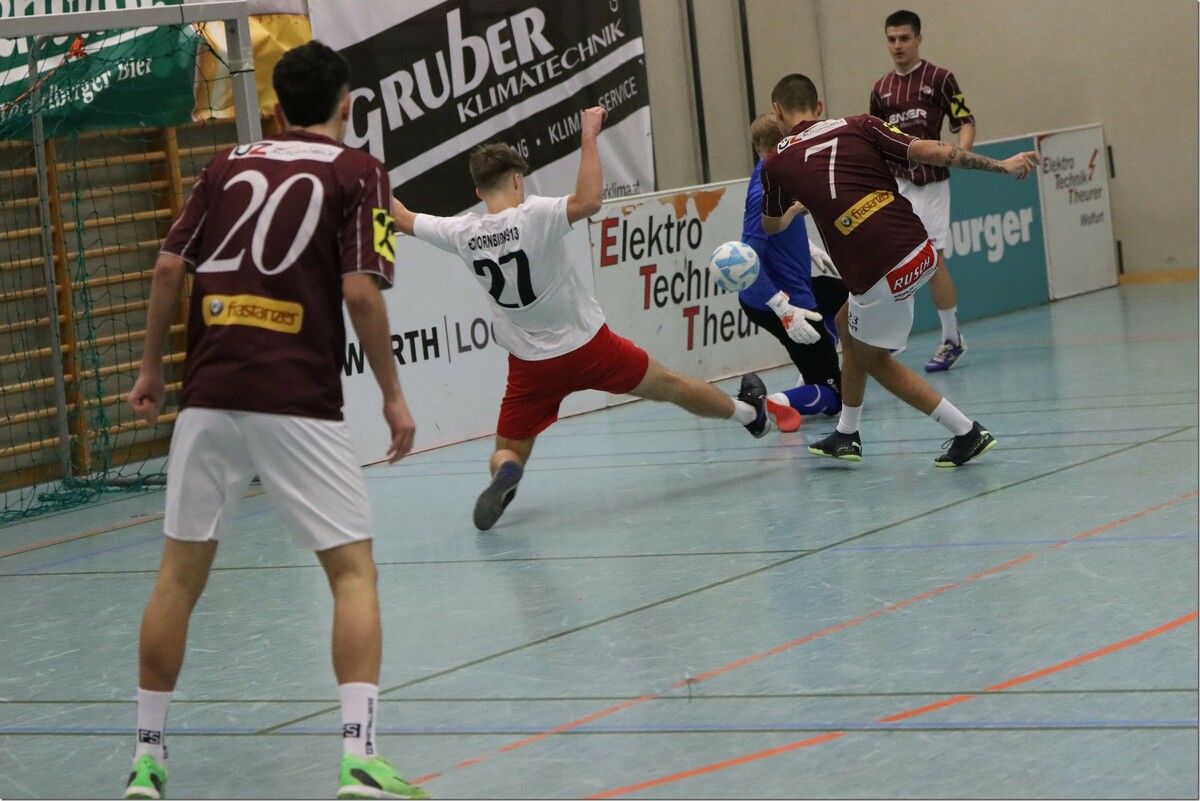 Nico Gleissner trifft für die Altenstadt Juniors im Masters in Wolfurt ins Schwarze. VN-TK