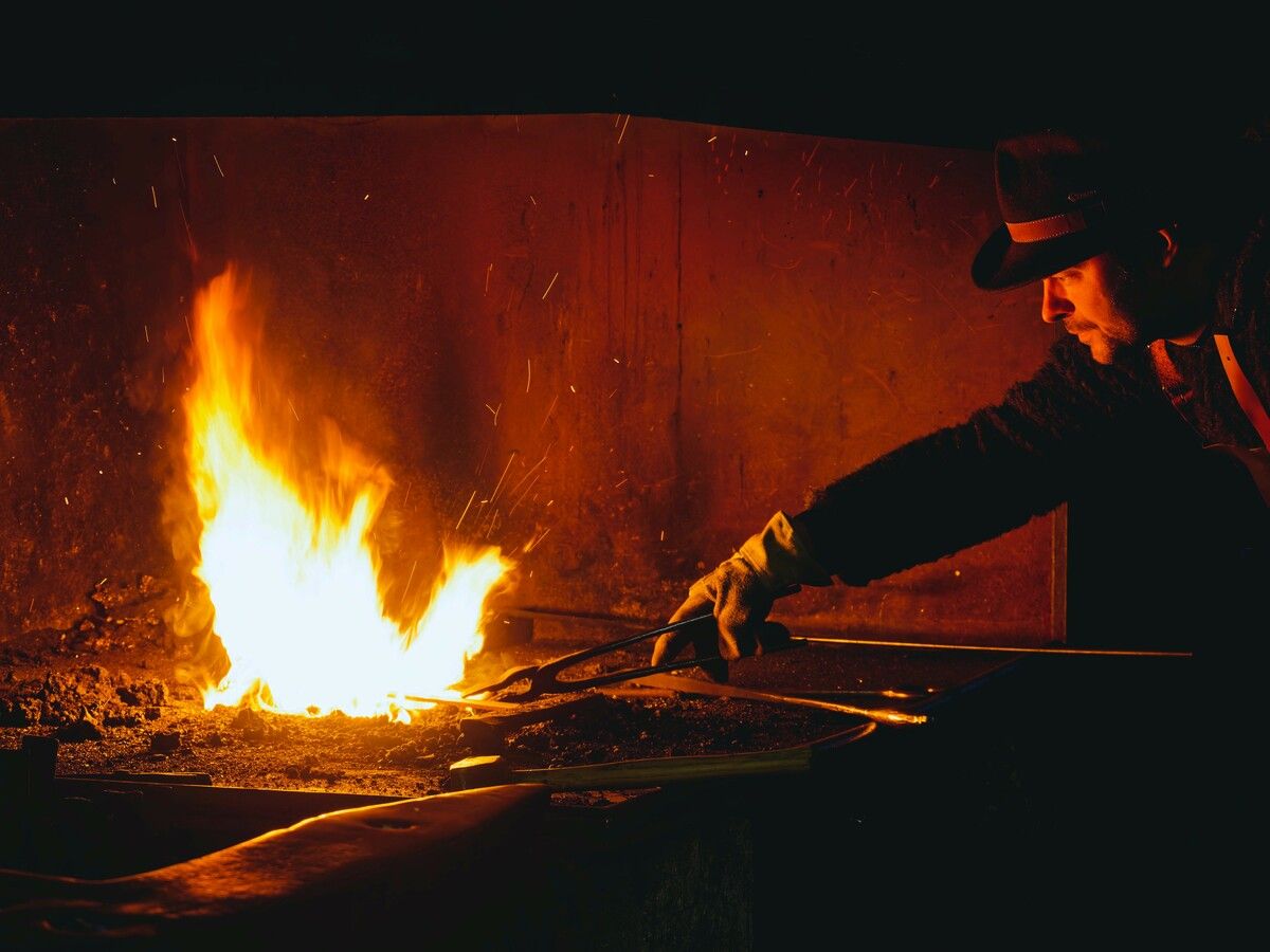 „Steelsoul“ lässt alte Schmiedekunst in Hohenems aufleben. Christian Chizzola