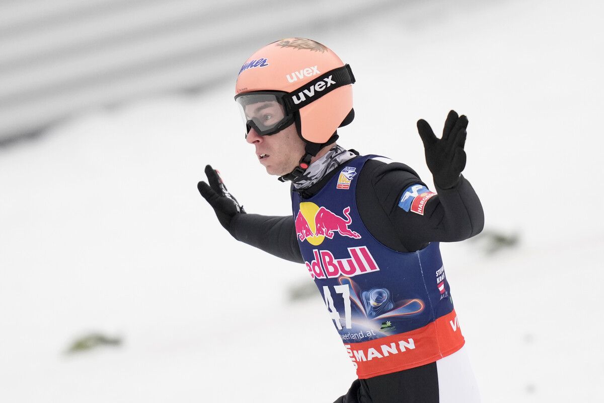 Stefan Kraft liegt bei der Skiflug-WM auf Medaillenkurs. ap