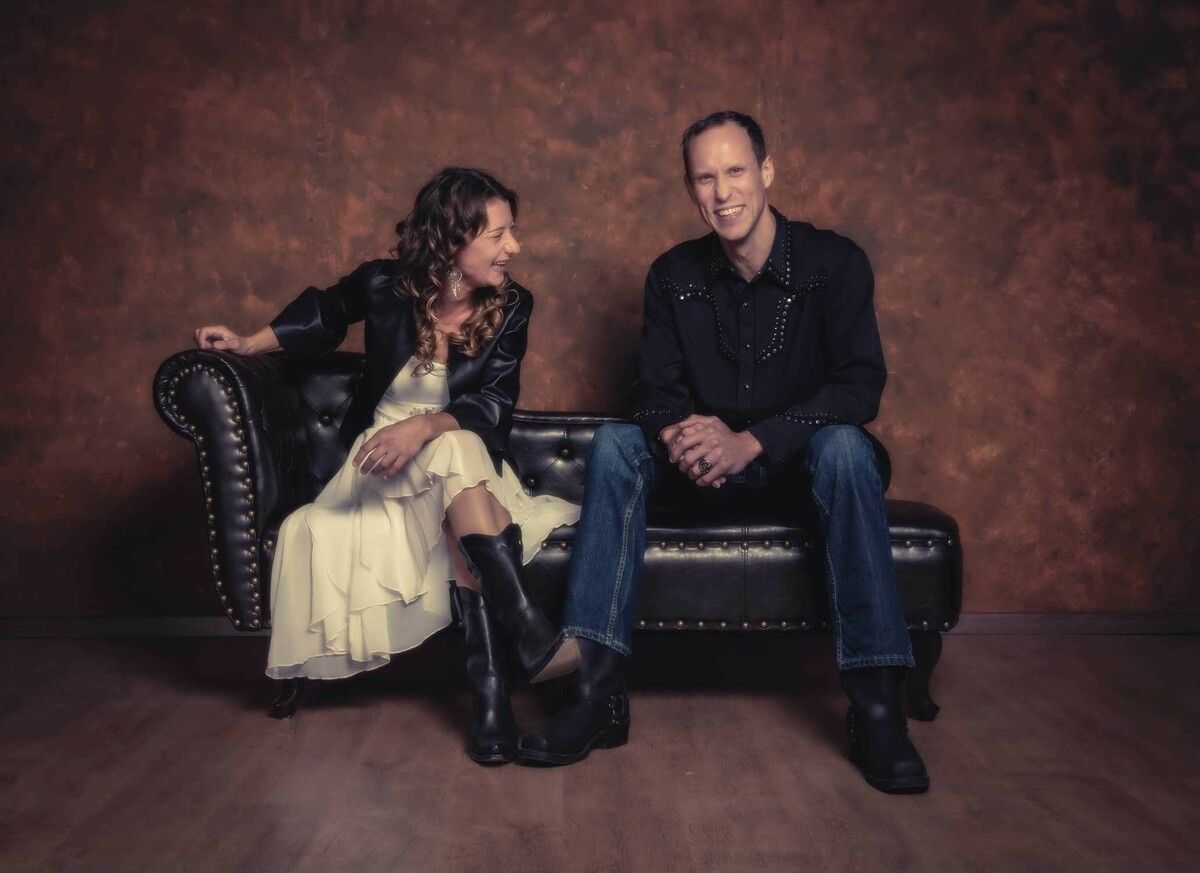 Suzie Candell und Roger Yves präsentieren Americana- und Countryklänge im ProKonTra. Veranstalter