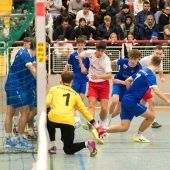 AKA U-18 und Admira durch