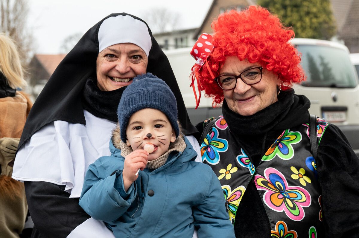 Von der Oma bis zum Enkel, und alle als Mäschgerle. Fußach am Sonntag.