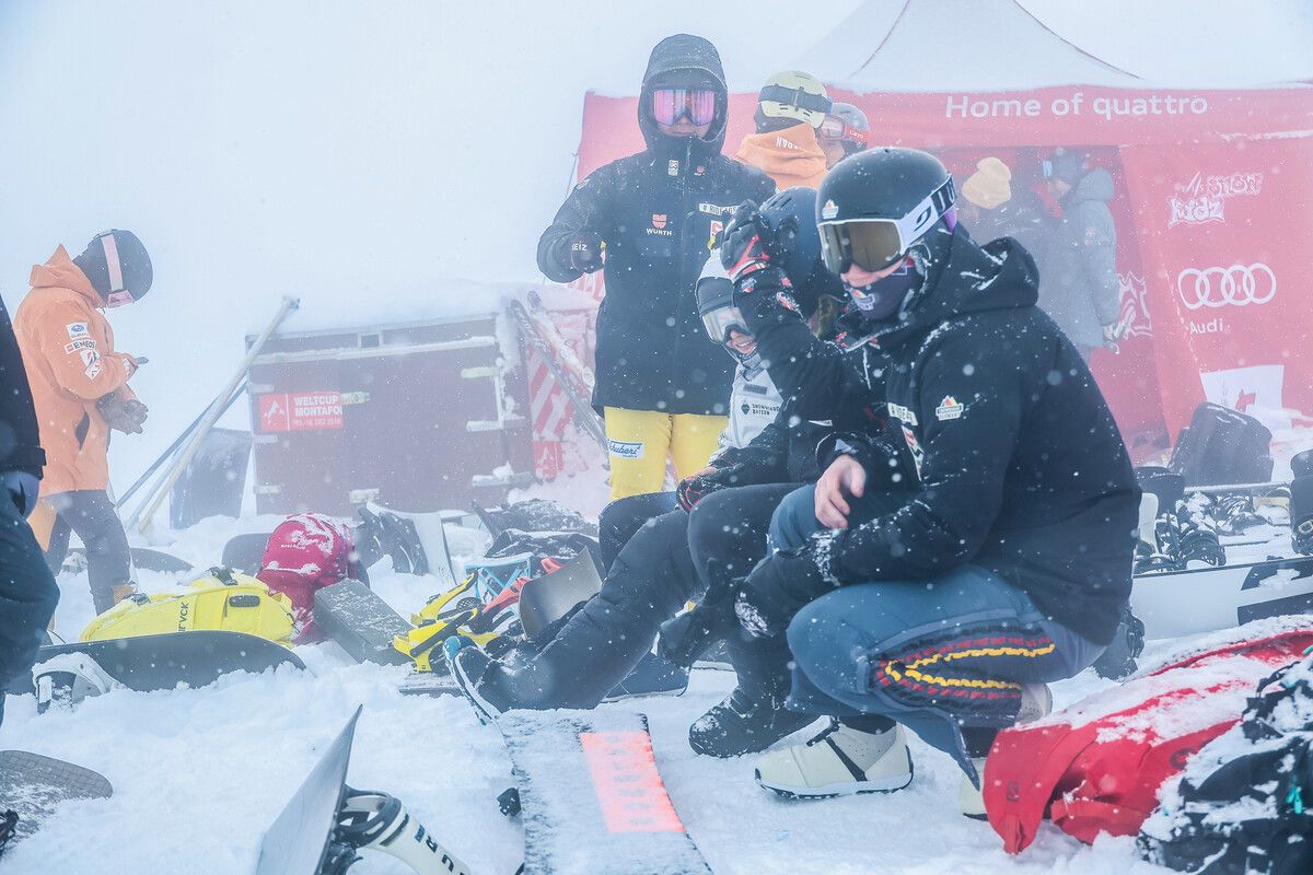 Zwei Stunden warteten die Boarder vergebens. Steurer (2), FIS