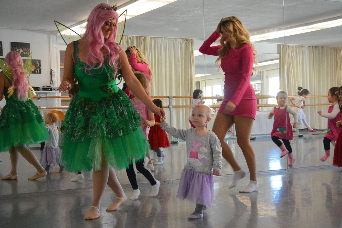 Am Freitag luden Fee Perdita und Barbie zur Feenzauber-Party in die Dance Art School ein.