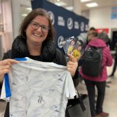 EURO-Helden mit Fans  auf Tuchfühlung