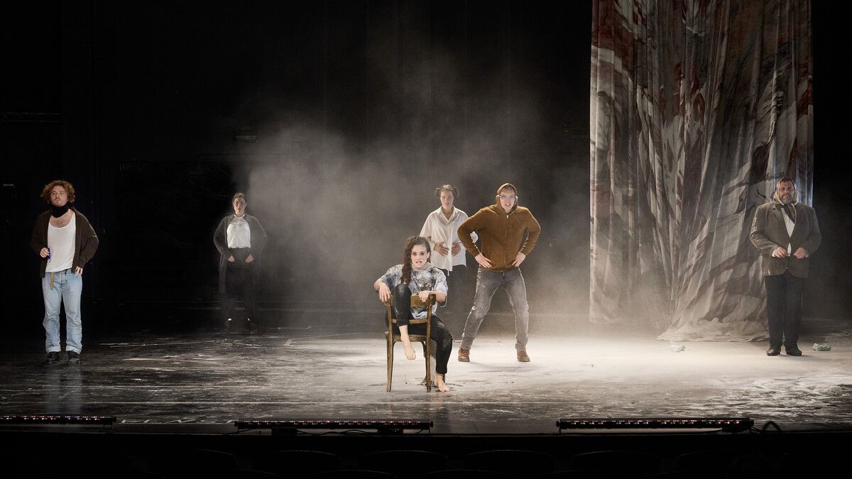 „Das Fest des Lamms“ am Vorarlberger Landestheater ist eine Reise durch das Surreale und Traumhafte. ANJA KÖHLER