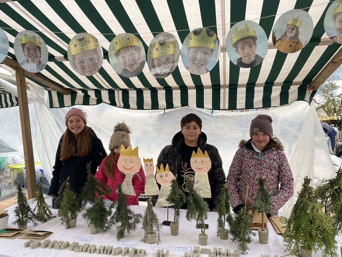 Den Erlös aus dem Weihnachtsmarkt spendete die 1a an „Tischlein Deck Dich“. ME