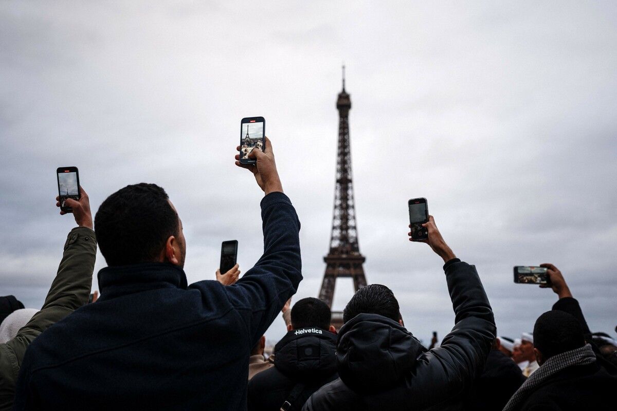 Der Eiffelturm in Paris ist bei Touristen ein begehrtes Fotomotiv. Der Trocadéro ist dabei der Aussichtspunkt für das perfekte Foto. AFP