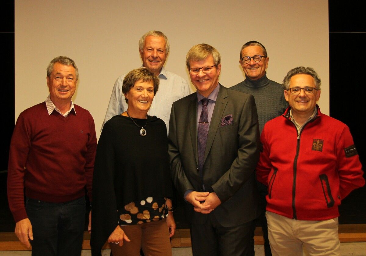 Der Vorstand des KBV Bürs: vordere Reihe von links: Günter Tschol, Claudia Nenning, Robert Melchhammer, Gerald Fenkart; hintere Reihe: Helmut Rauch und Jürgen Bürkle. bi (2)