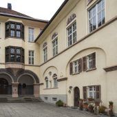 Drei ungebetene Gäste beim Direktor