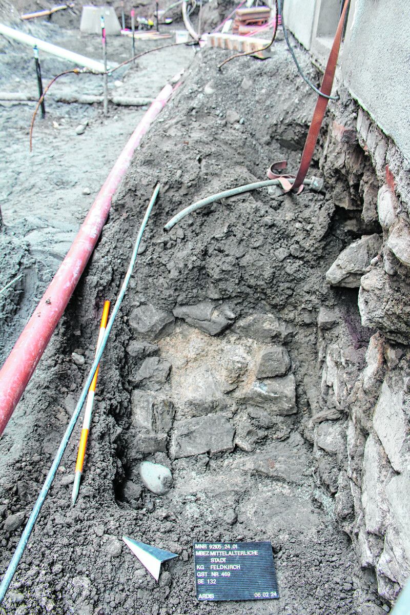 Die Baustelle in der Schmiedgasse bleibt archäologisch weiterhin spannend.stadt
