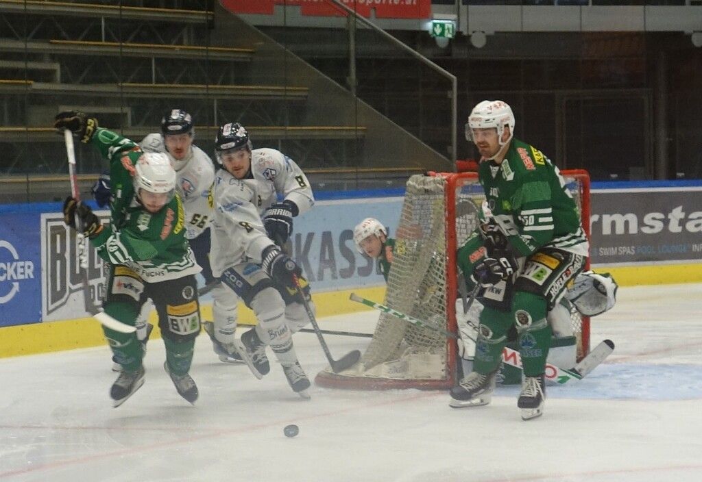 Die Generalprobe für das Play-off ging daneben, die Zeller Eisbären siegten mit 3:2.SIHa