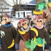 Bunter Kinderfaschingsumzug begeistert Groß und Klein