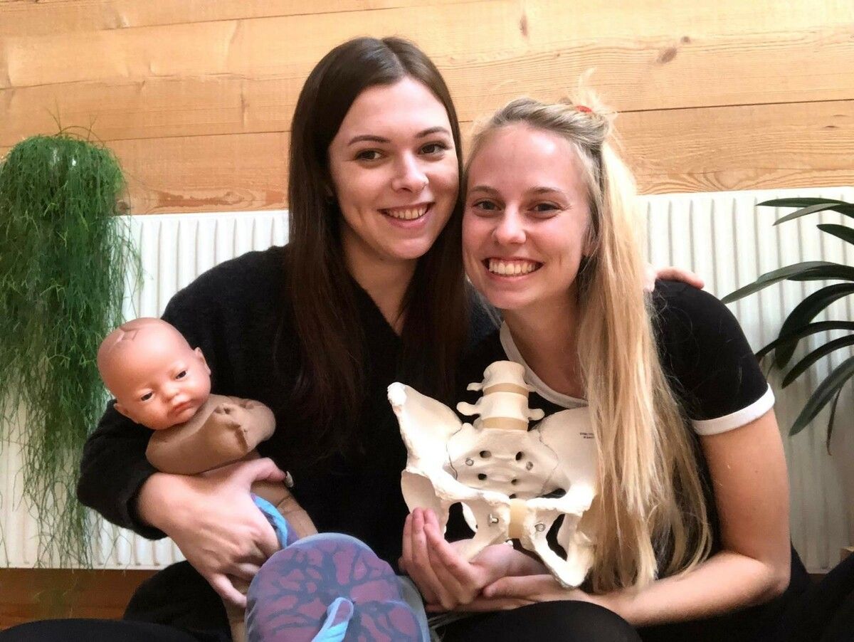 Die Kurse finden in Kooperation mit den Hebammen Alina und Sara Bereuter statt.ME