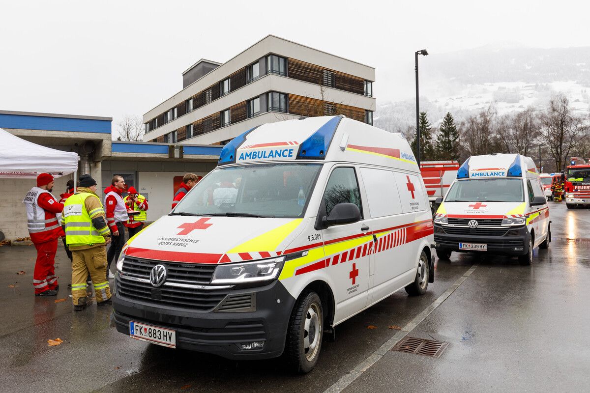 Drei Feuerwehren, die Rettung und ein Notarztteam rückten zum Einsatz im Hotel an. Es musste nicht evakuiert werden. hofmeister