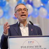 Politik in Kürze
