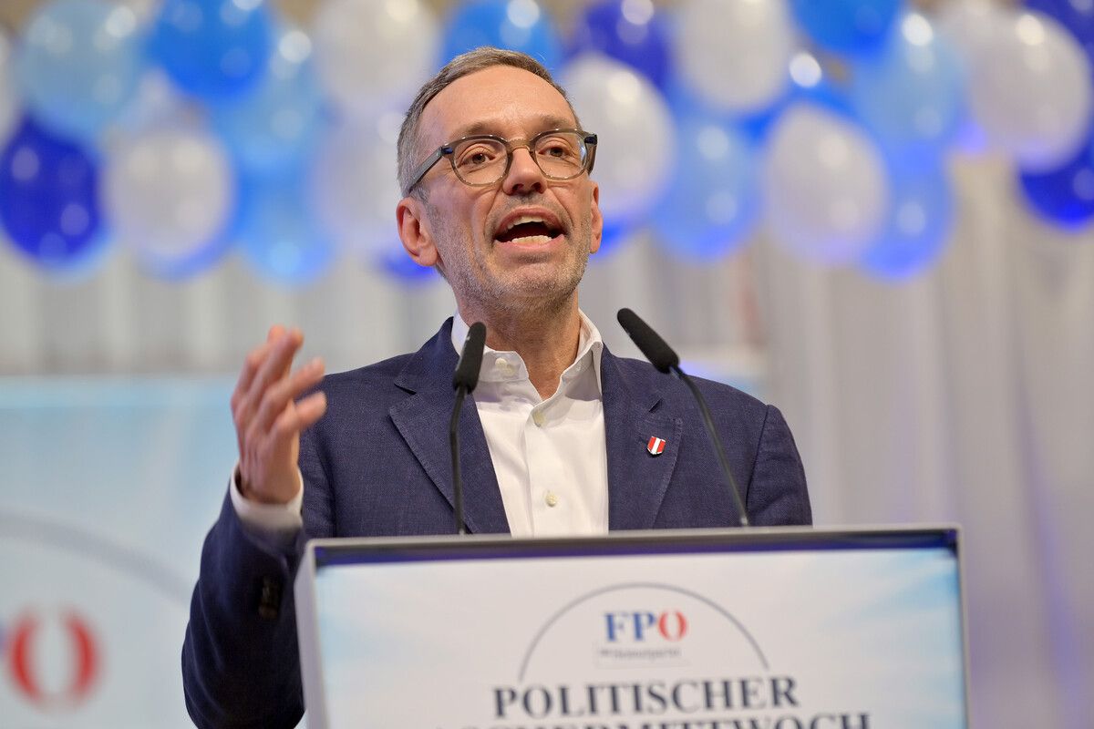 Herbert Kickl hat sich als Minister teure Kugelschreiber geleistet.APA