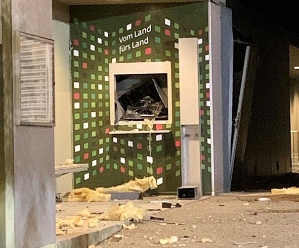 Im liechtensteinischen Gamprin blieb im vergangenen Jahr nach einer Explosion nicht viel von einem Bankomaten übrig. LANDESPOLIZEI
