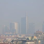 Mailand verschwindet im dichten Smog