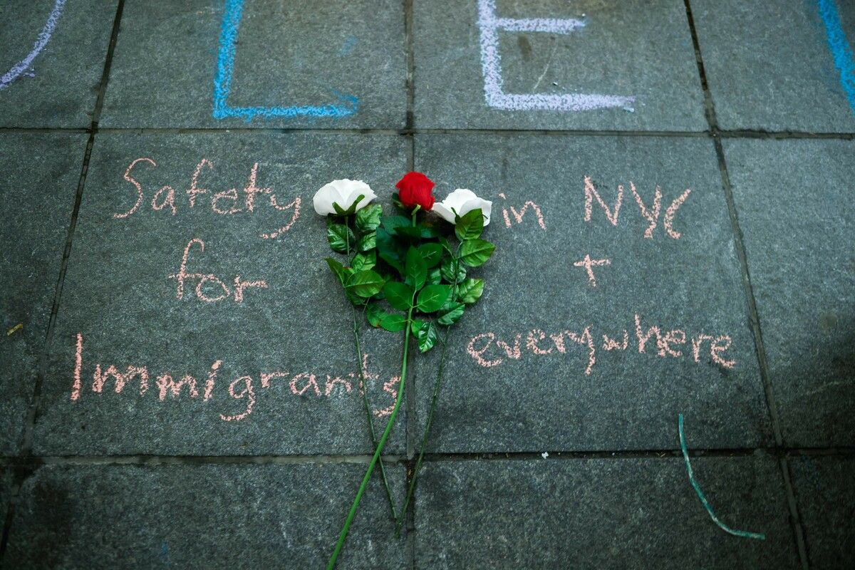 In New York wurde eines drei Monate alten Babys gedacht, das leblos in einer Flüchtlingsunterkunft gefunden wurde. AFP