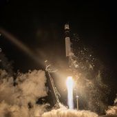 Japanische Sonde macht Jagd auf Weltraumschrott