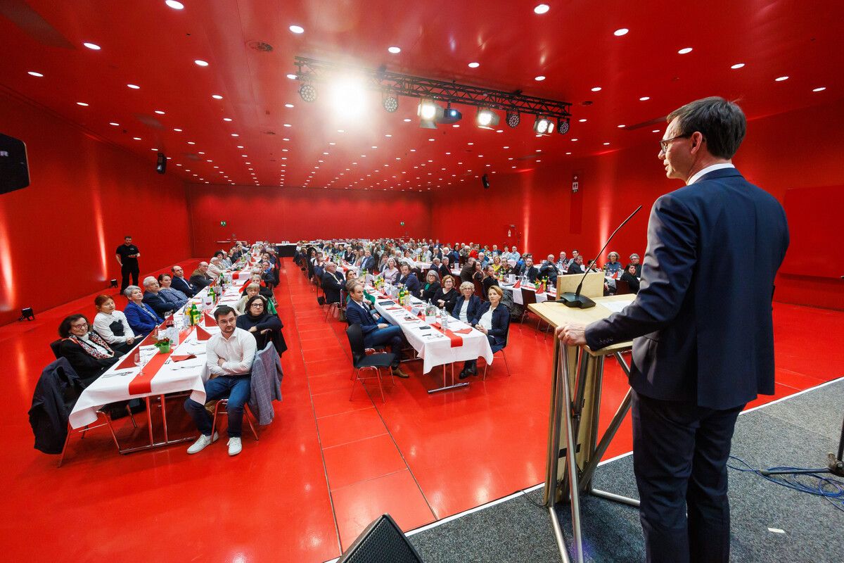 Landeshauptmann Wallner ehrt Ehrenamtliche in Dornbirn. Ein Abend des Danks für unersetzliches Engagement.VLK